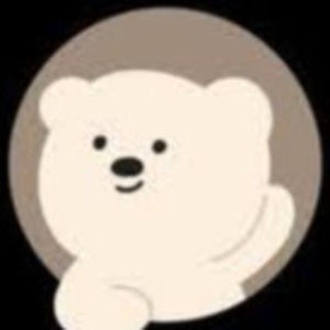 Meet your Posher, Adrienne